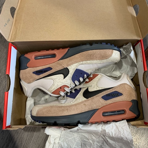 Nike Air Max 90 Sneakers